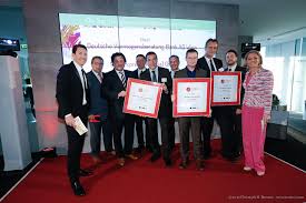 Seit dem jahr 2005 war die bank im mehrheitseigentum von unicredit. Bank Austria Zahlt Zu Den Gewinnern Beim Award Top Service Osterreich 2015 Und Ist Service Champion 2015 In Der Bankenbranche