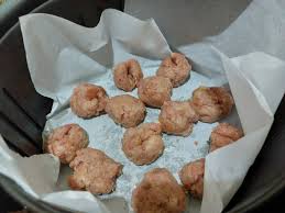 Receitas para fazer com crianças: croquete de calabresa – blog da kikacastro