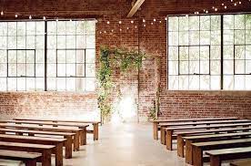 15 Absolutely Stunning Wedding Venues That Cost Less Than 3 000 Wedding Venues Indoor Stunning Wedding Venues Georgia Wedding Venues