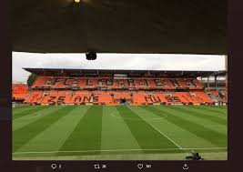 Een snelle, goedkope en eenvoudige manier om het juiste hotel of vlucht te vinden inroute de lorient stadion rennes, frankrijk. Satu Pekerja Fc Lorient Meninggal Dunia Usai Tertimpa Tiang Lampu Stadion