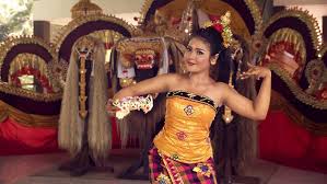 Pendet can be thought of as a dance of greeting, to welcome the audience and invi. Taman Nusa Salam Budaya Tari Pendet Merupakan Salah Facebook