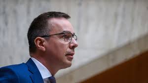 Tomáš chce opäť otvárať druhý pilier, hovorí o nízkych dôchodkoch. Nie je  to vhodné pre každého, kto by mal o tom uvažovať?