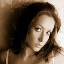 Leila Glover (leilaroberts)