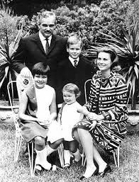 She is the younger sister of albert ii, prince of monaco, and caroline, princess of hanover. Caroline Von Monaco Eine Prinzessin Wird 50 Der Spiegel