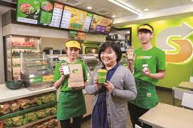 subway看好外送能夠幫助 非黃金店面 的門市提升業績 今年將發展重心放在外送 邀請更多加盟主響應 in 2021 tailgating trailers rv bus mack trucks