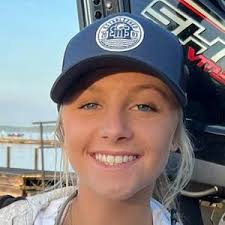 Hillary Martin's Instagram, Twitter & Facebook