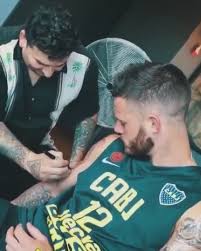 Cfk junto al chino maidana. Los Nuevos Tatuajes De Nahitan Nandez Tyc Sports