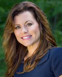 Liz Joy's Instagram, Twitter & Facebook