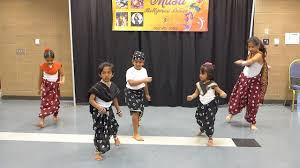 Mahi Dances On Galyan Sangli Sonyachi On Diwali By Ruchika Batra Galyat sankali sonyachi singers : cyberspaceandtime com