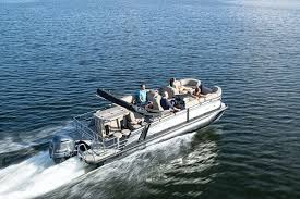 · finding the best anchor for pontoon boats (for any conditions) whether you are taking your pontoon boat out fishing or just to do a bit of swimming in the lake, you'll want to make sure that you have a good anchor for your pontoon boat so that the … Boat Anchoring Techniques How To Anchor A Boat Boating Magazine