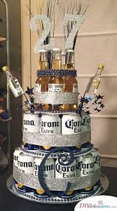 Geschenk Fur Den Bruder Basteln 25 Geschenk Fur Den Bruder Basteln 25 Tolle Geschenkidee Birthday Present For Boyfriend Birthday Cake For Him Beer Can Cakes