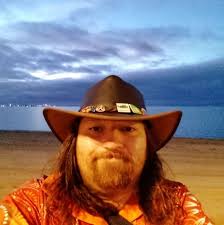 Just a heads up to anyone at Southland today, Maybe steer clear of the  woolies area as there's lots of yelling between police, security and a  group of teens