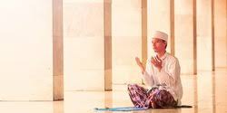 Arti doa setelah sholat tahajud diatas. Tata Cara Sholat Tahajud Dan Witir Lengkap Disertai Niat Dan Bacaan Yang Dianjurkan Merdeka Com
