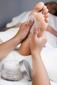 One Secret Of Bastien S Unparalleled Treatments Is A Spectacular Massage Element Relieving All Tensions From Toes And Fing Beauty Business Spa Day Facial Care