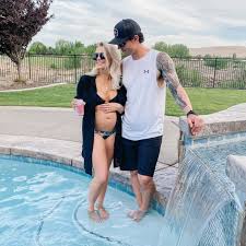 Carey price family, father, mother. Canadiens Montreal On Twitter Felicitations A Angela Et Carey Price Pour L Annonce De Leur 3e Enfant Congratulations To Angela And Carey Price On The Announcement Of Their Third Child Https T Co Xeco25iy6y Https T Co Ckpz97luqz