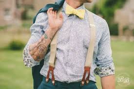 Look through examples of hochzeitsanzug translation in sentences, listen to pronunciation and learn grammar. Hosentrager Fur Den Brautigam Ein Kleines Detail Fur Einen Uberzeugenden Look Anzug Hochzeit Vintage Hochzeitsanzuge Hochzeitsoutfit