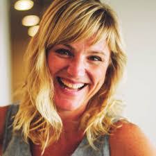 Julie Asher's Instagram, Twitter & Facebook