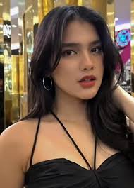 BIODATA DAVINA KARAMOY ( pemeran #iparadalahmaut) Nama Panggung: Davina  Karamoy Nama Lengkap: Davina Tesalonika Karamoy Nama Panggilan: Davina TTL:  Depok, Jawa Barat, 17 Agustus 2002 Agama: Islam Profesi: Aktris, Model  Hobi: Menyanyi