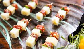 Encuentra profesionales proveedores de bodas en españa, o visita a los expertos locales. Como Organizar Una Boda Tipo Coctel Lluvia De Arroz