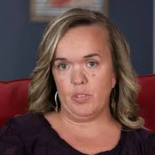 7 Little Johnstons: Amber Johnston Gets Slammed For Playing Victim Card &  Scheming Behind Liz's Back!