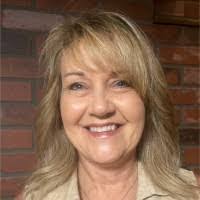 Lori Schimpf's Instagram, Twitter & Facebook