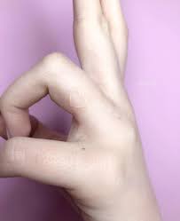 Tattooideen White Finger Tattoos White Heart Tattoos Invisible Tattoo