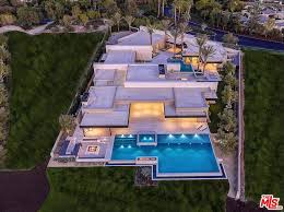 81454 Amundsen Ave La Quinta Ca 92253 Mls 19 449154 Zillow Mansions Mansion Plans Modern House