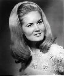 Lynn Anderson I Never Promised You A Rose Garden Country Music Lynn Anderson Country Music Artists