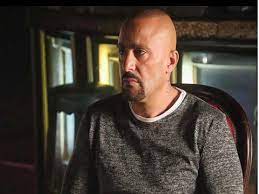 علي زبري ومسكته وبدأت تمشي ايديها برفق عليه ,ايديها كانت ناعمه اوي فسخنت زبري وبدأ زبري بالانتصاب اكتر وعروق زبري بدأت تظهر وتبان و لقيت راس زبري كبرت اوي كنت حاسس ان زبري هيتفجر من الدم المتدفق فيه ,اول ما عمتي شافت زبري والعروق مغطياه نزلت علي زبري. Ø¥Ø­Ù†Ø§ Ø¬Ø§Ù…Ø¯ÙŠÙ† Ø¬Ø¯Ø§ Ø£Ø­Ù…Ø¯ Ø§Ù„Ø³Ù‚Ø§ ÙŠÙƒØ´Ù ÙƒÙˆØ§Ù„ÙŠØ³ Ø¬Ø¯ÙŠØ¯Ø© Ø¹Ù† ÙÙŠÙ„Ù… Ø§Ù„ Ù…ØµØ±Ø§ÙˆÙ‰