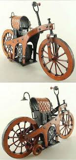 The First Motorcycle In The World Made By Mercedes Benz 1885 Steampunk Motorcycle Motorcycle Vintage Motorcycles