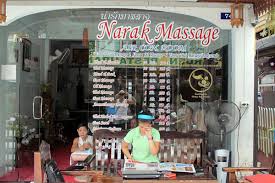 You cannot miss this huge place on ratchadaphisek road with the giant greek god statue hanging over the entrance! Happy Ending Massage Chiang Mai