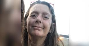 Shelly Clements's Instagram, Twitter & Facebook