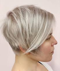 Womens short haircuts for thin hair with accessories. 39 Flattering Hairstyles For Thinning Hair Popular For 2021