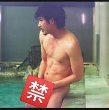 綾野 剛 ヌード