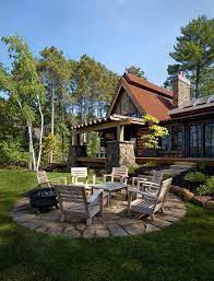 15 Of The Most Welcoming Rustic Homes Backyard Fire Country Builders Patio
