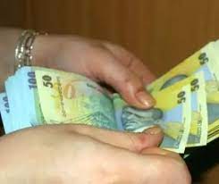 Sfârşitul de an va rotunji veniturile a 30.000 de angajaţi. Mai MulÈi Bani Pentru AngajaÈii Din Privat Vor Primi Al 13 Lea Èi Al 14 Lea Salariu Ce Vor Zice Bugetarii Evenimentul Zilei