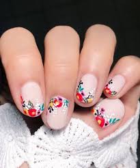 22 Pretty Flower Nail Designs For Spring Nailart Floral Nail Designs Cute Spring Nails Floral Nails