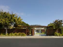 The contemporary front gate designs are not simply appealing but are kept secure and protected from the robbers. Modern Home Gate Designs Houzz
