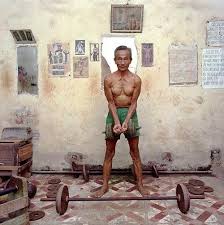 Nỗ lực kiên cường quay lại phòng gym của nữ pt sau tai nạn gãy tay. Dan Máº¡ng Thich Thu Khi Phat Hiá»‡n Ra Phong Gym Ä'áº§u Tien á»Ÿ Thá»§ Ä'o Netizen Viá»‡t Giáº£i Tri