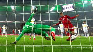 Runde der bundesliga die zweite saisonniederlage zugefügt. Bundesliga Topspiel Gladbach Gegen Fc Bayern Munchen Elektrisiert