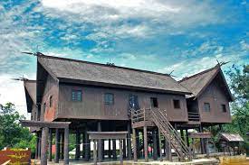 Keunikan dan ciri khas beserta gambarnya. 5 Rumah Adat Di Kalimantan Beserta Penjelasan Dan Gambarnya Rumah123 Com