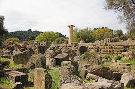 Olympia, officially archaia olympia, is a small town in elis on the peloponnese peninsula in greece, famous for the nearby archaeological site of the same name, which was a major panhellenic religious sanctuary of ancient greece. Cosa E Rimasto Di Olimpia La Citta Dove Nacquero I Giochi Girovagate Idee Di Viaggio