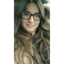 how to get my bearded dragon to eat when I have food in my hand?