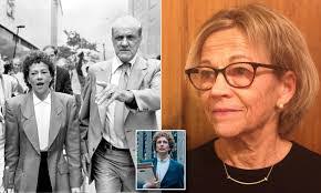 Elizabeth Lederer's Instagram, Twitter & Facebook