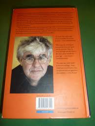 Voor een genealogie of historische roman is de geschiedkundige inbedding te geprononceerd. Boekwinkeltjes Nl Mak Geert De Eeuw Van Mijn Vader Geillustreerde Editie