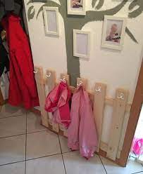 Selber machen ist einfach und günstig. Garderobe Fur Kinder Selber Bauen Baby Kind Blog De Garderobe Kinder Garderobe Selber Bauen Eingebauter Kleiderschrank