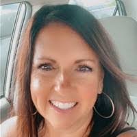 Robyn Crowley's Instagram, Twitter & Facebook