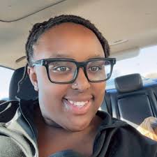 Just had the ultimate cheat meal 😋 Garlic toast, bacon, cheese, and loaded  fries. Can't beat this combo! 🍔🍟