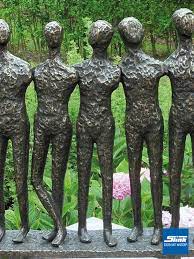 Die alle abstrakt für den künstlerischen ausdruck verwendet werden. Bronzefigur Gruppe Slink Ideen Mit Wasser