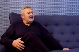 Így nézett ki fiatalon gesztesi károly a szomszédokban. Ujra Szerelmes Gesztesi Karoly Egy Fiatal Szineszno Lehet A Parja